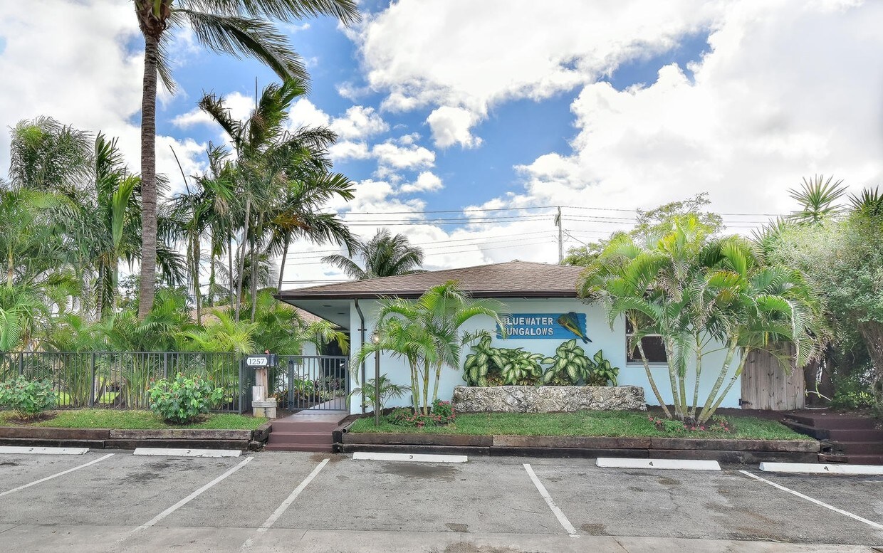 Foto principal - 1257 Beach Rd