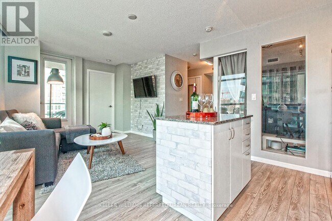 Photo du bâtiment - 215 Fort York Blvd