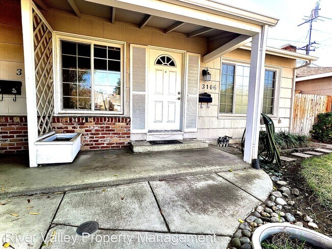 Building Photo - 2 br, 1 bath House - 3106 Miramar Rd
