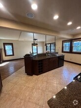 Building Photo - 916 Poly Dr