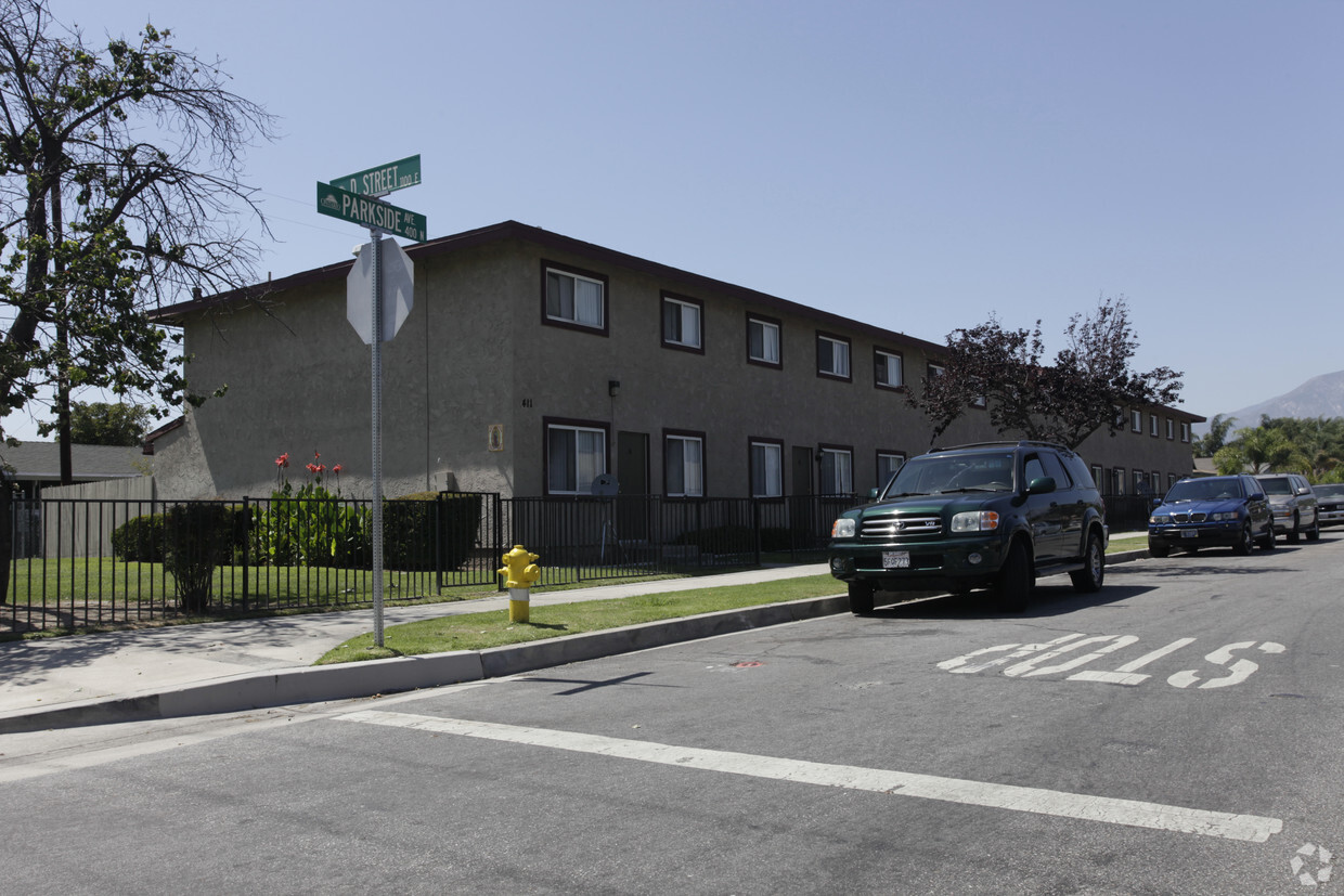 Primary Photo - 411 N Parkside Dr