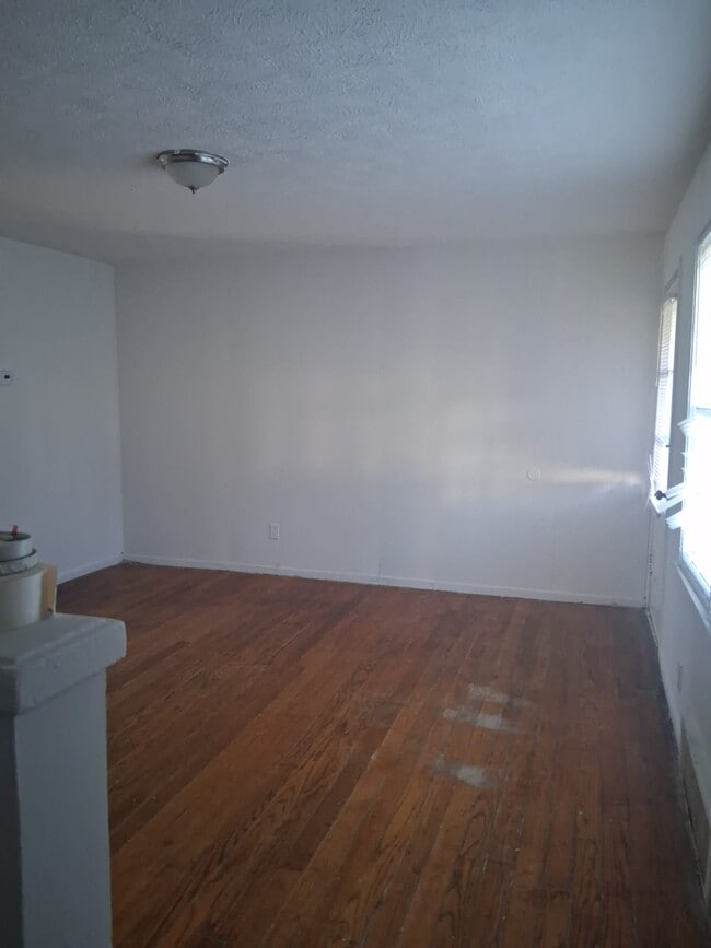 Foto del edificio - 908 S Central Dr