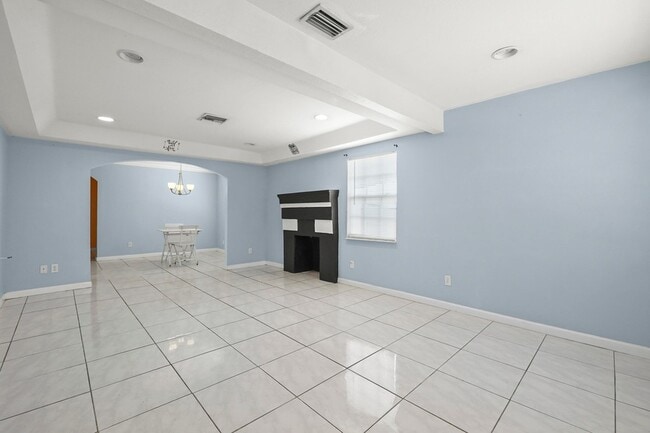 Building Photo - 816 20th St