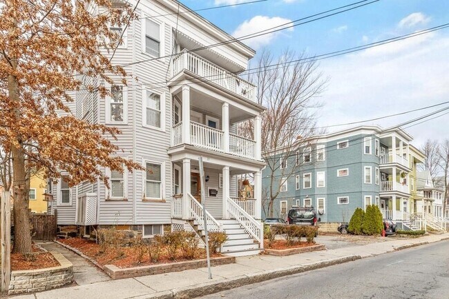 Building Photo - 21 Washburn Ave