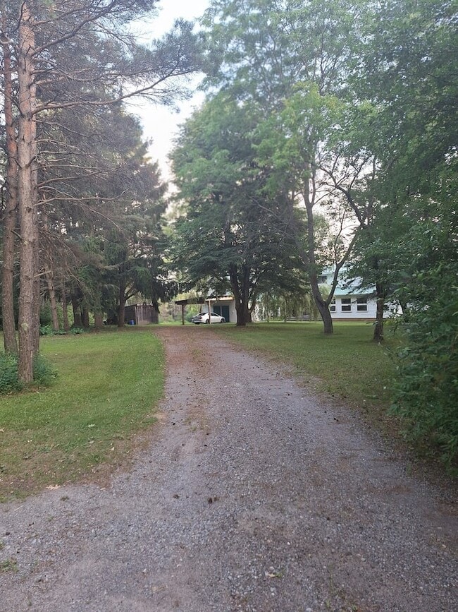 Photo du bâtiment - 1469 Oak Hill Rd