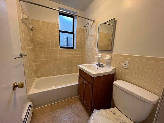 Foto del edificio - 1 bedroom in BRONX NY 10456