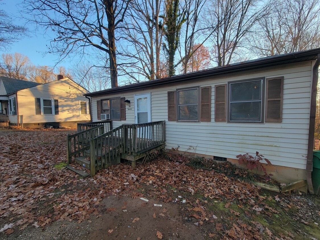 Primary Photo - 2 Bedroom House