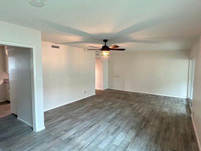 Building Photo - North Central 3 bed 2 bath