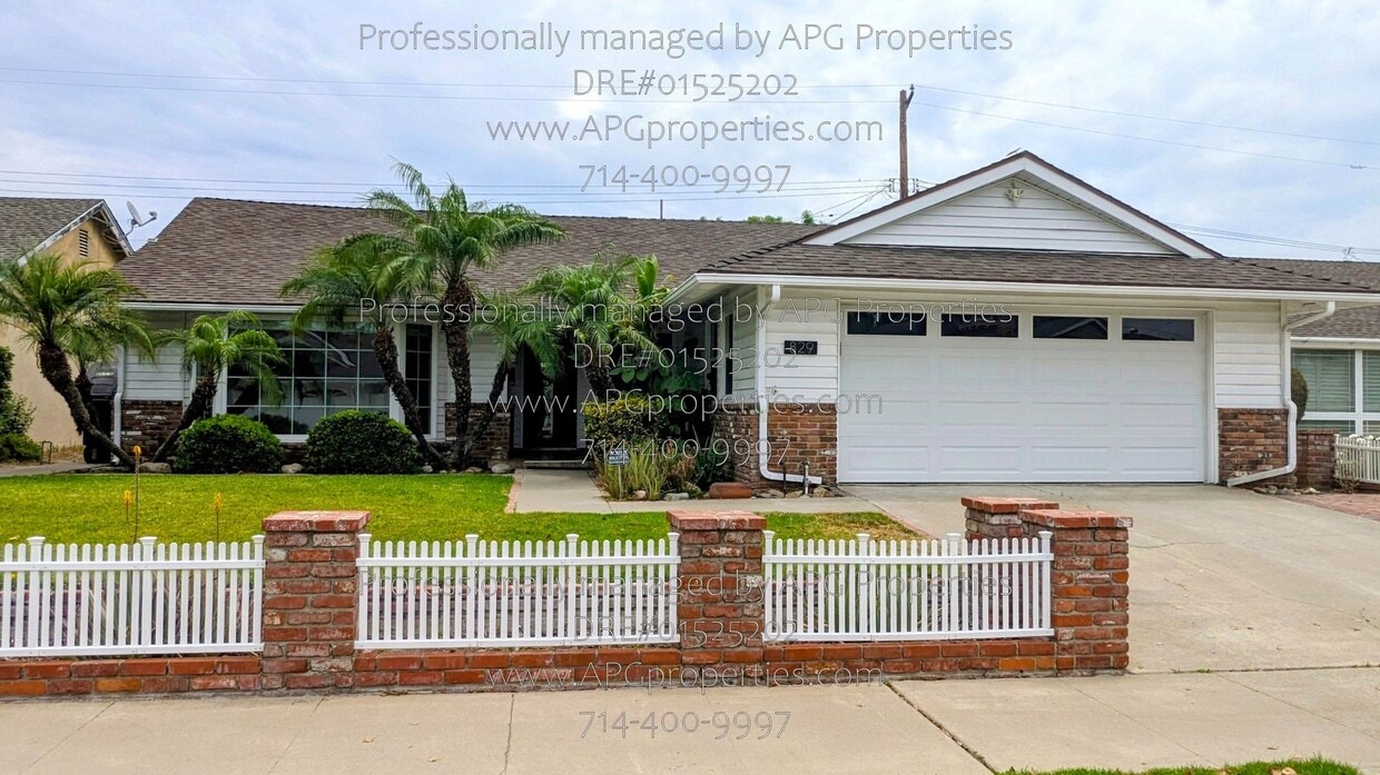 Photo - 829 N Elmwood St-