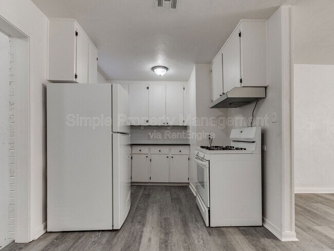 Building Photo - 405 E Northrup Dr