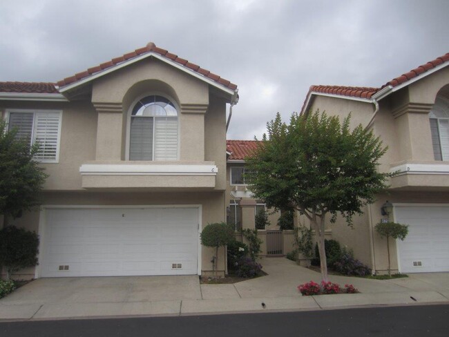 Building Photo - 625 Ivywood Ln