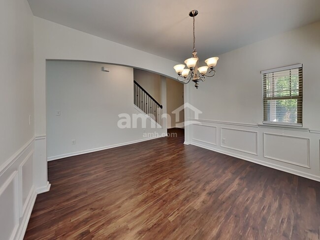 Foto del edificio - 1522 Balvaird Dr SE