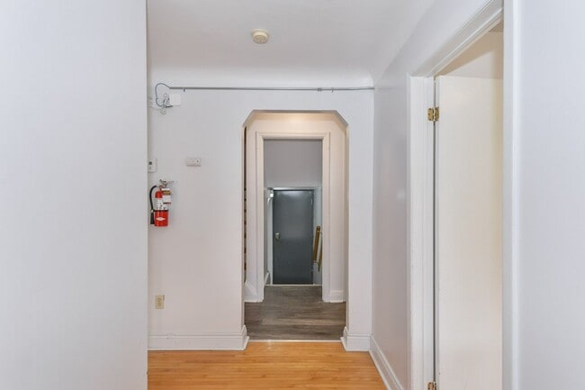 Photo du bâtiment - 379-379 Erb St. W