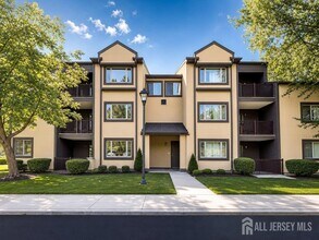 Building Photo - 2112 Sayre Dr