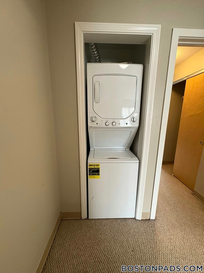 Foto del edificio - 146 N Beacon St