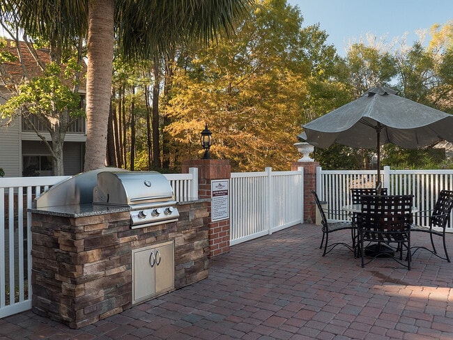 Building Photo - Huntington Lakes Apartments