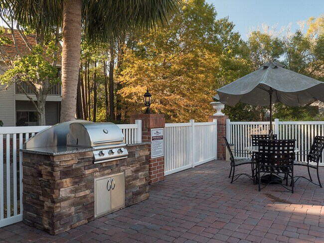 Foto del edificio - Huntington Lakes Apartments