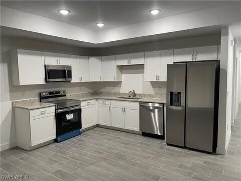 Foto del edificio - 708-710 Hightower Ave S