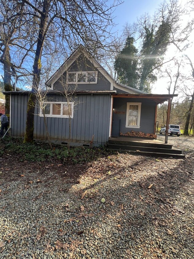 Primary Photo - Country Living - 3BED/1BATH, WASHER/DRYER ...