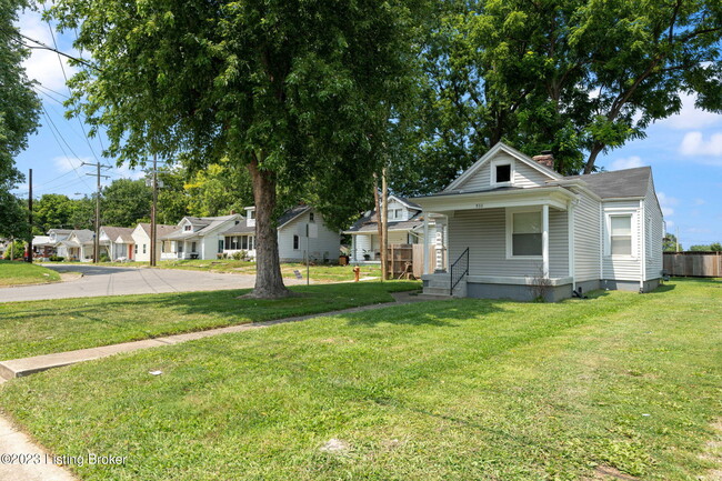 Building Photo - 933 Dresden Ave