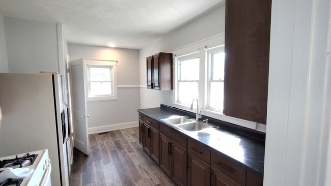 Foto del edificio - 941 E Richmond St