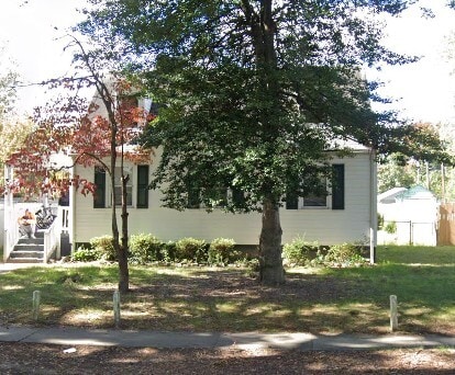 Primary Photo - 3502 Meadowbridge Rd