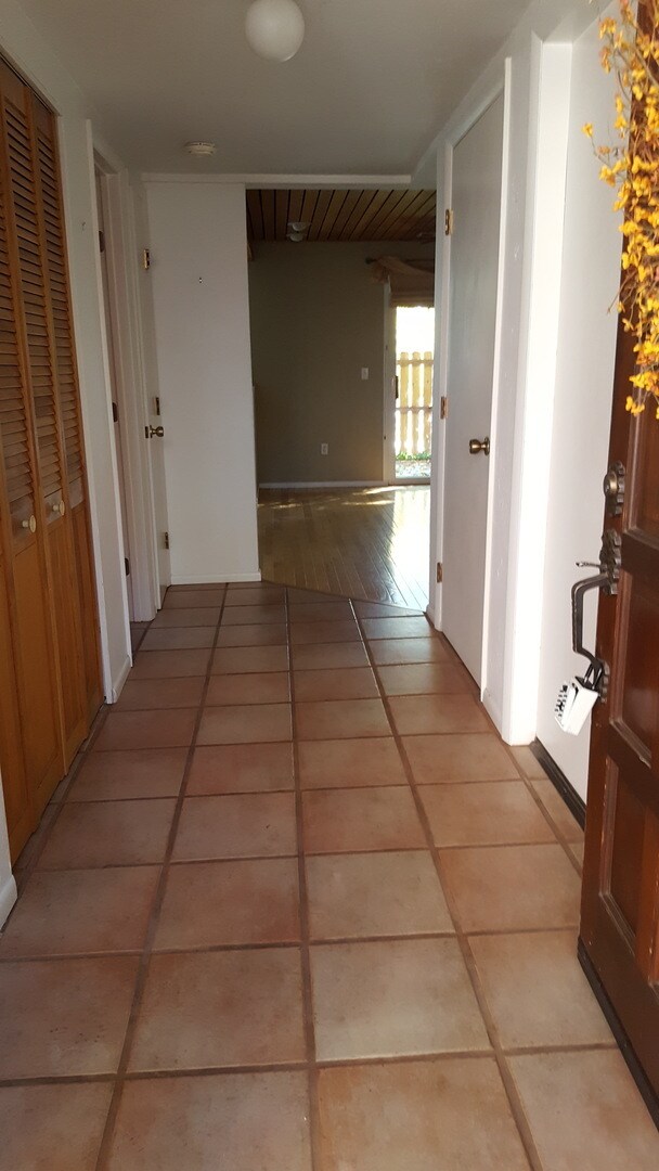 Building Photo - 3850 Paseo del Prado