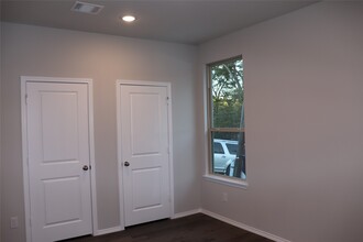Building Photo - 11633 Vistawood St