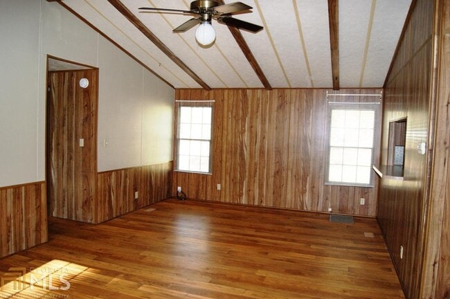 Building Photo - 236 Duck Rd
