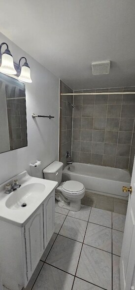 Foto del edificio - 165 W 250 N