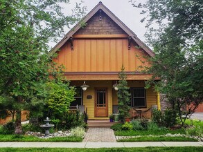 Building Photo - 2935 NW Wild Meadow Dr
