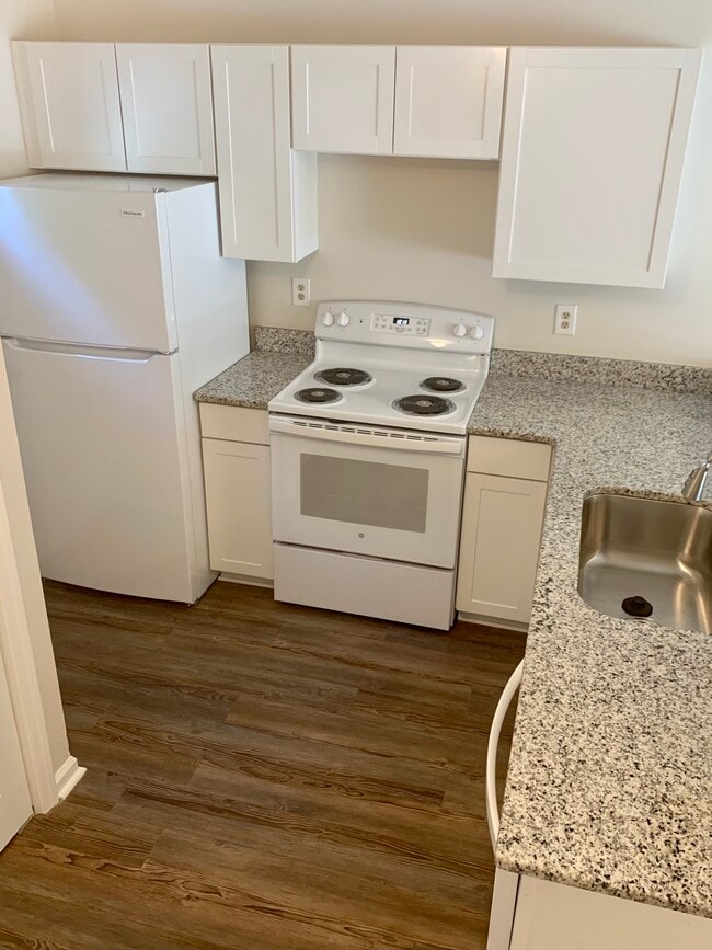 Building Photo - 2906 Old Mill Stream Ct