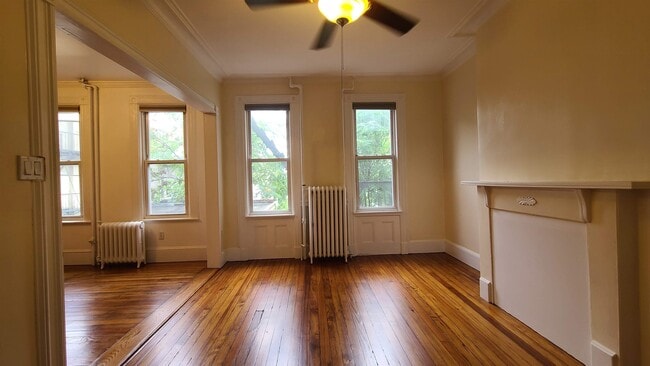 Foto del edificio - 476 Gregory Ave