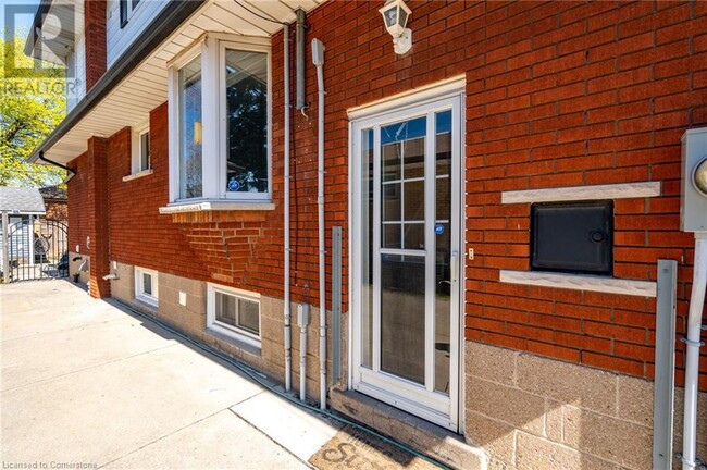 Building Photo - 78 E 45th St