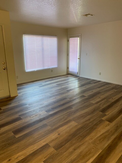 Foto del edificio - Laguna Terrace Apartments