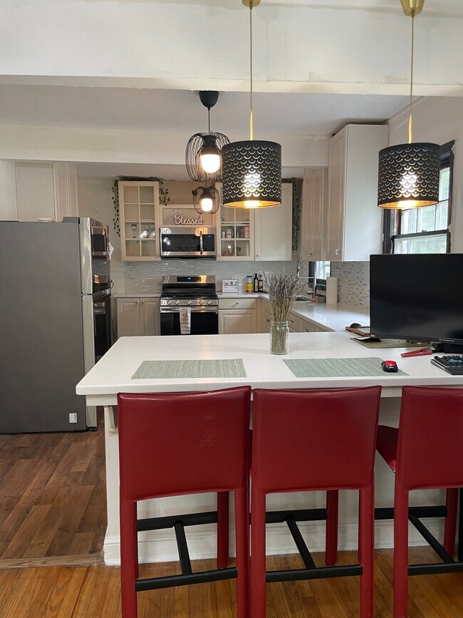 Estufa completamente nueva - 710 S Maple St