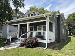 Building Photo - 710 Carson St