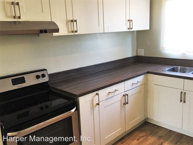 Building Photo - 2 br, 1 bath Apartment - 2333 Hauser Bl