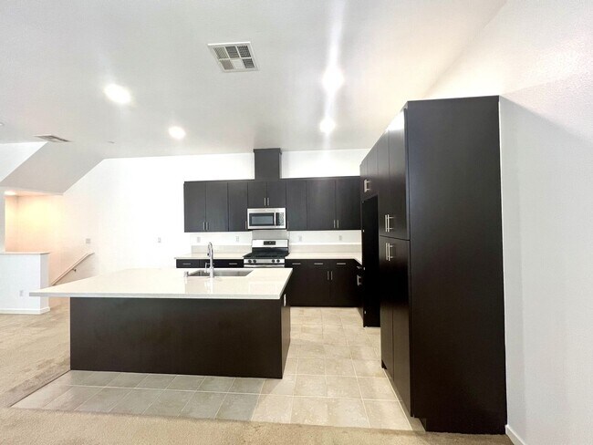 Building Photo - Beautiful 2 Bedroom Contemporary Style Townhome for Lease in Brea with Attached 2-Car Garage