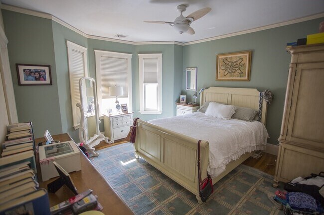 Foto del edificio - 638 E 8th St