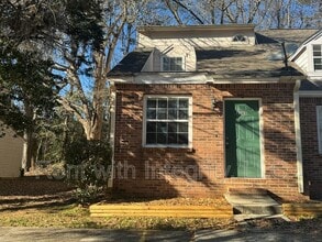 Building Photo - 2365 Parrot Ln