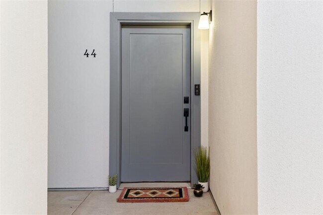 Foto del edificio - 908 Nueces St