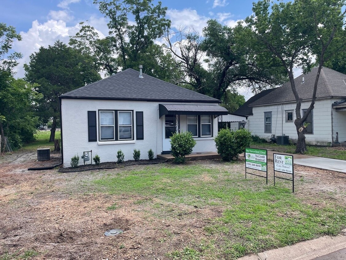 Building Photo - Freshly Remodeled 2 Bed, 1 Bath Home with Garage & Carport Available for Rent or Rent to Own!