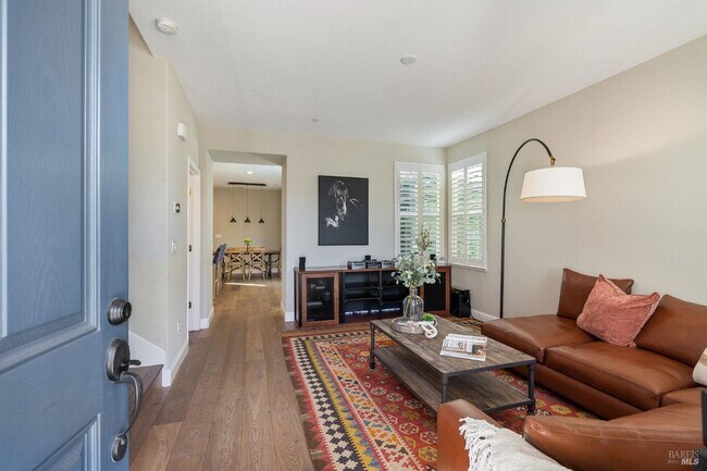 Building Photo - Fabulous 3 bedroom Home in Healdsburg, Fur...