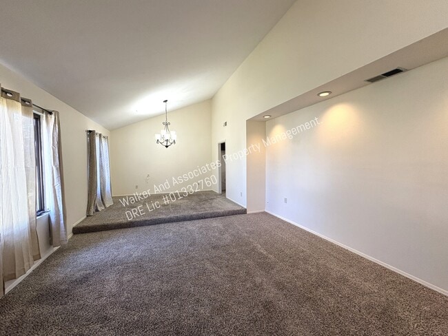 Foto del edificio - 840 Blue Ridge Dr