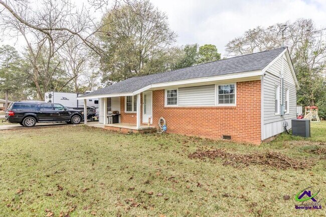 Building Photo - 100 Ravenwood Way