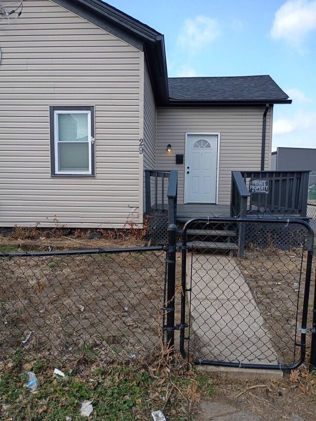Building Photo - 50% off on the First Month's rent for Charming 3 - Bedroom Property in Prime Location