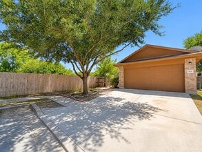 Building Photo - 3101 Barksdale Dr