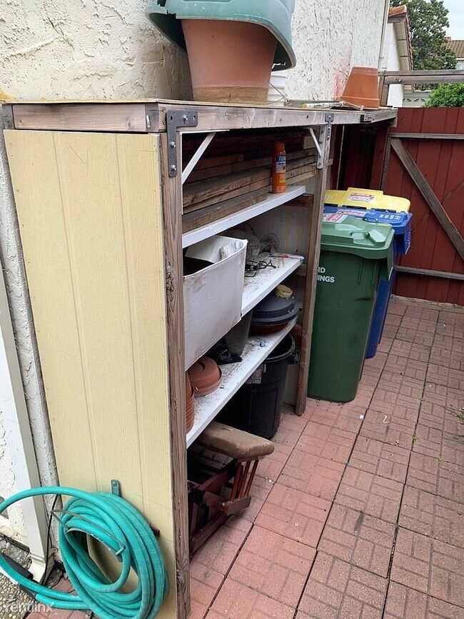 Foto del edificio - 1009 Jungfrau Ct