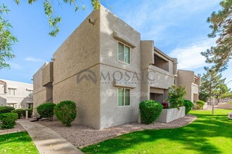 Building Photo - 4444 E Paradise Vlg Pkwy S